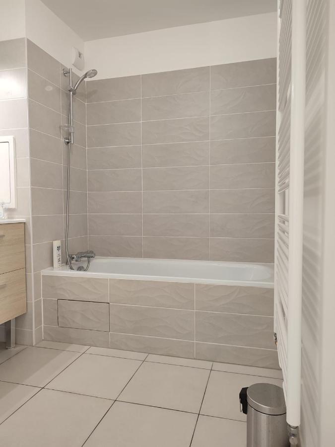 שאווילי-לארו Chambre Privee Dans Un Nouvel Appartement Partage Pres De Paris Avec Parking Gratuit מראה חיצוני תמונה
